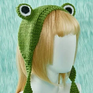 Women's Green Headband with Eye Design - Knitted - New With Tags Very Cute